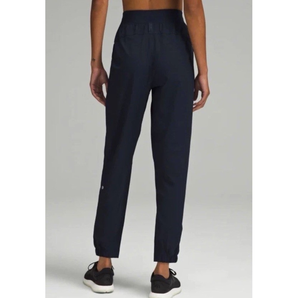 Lululemon License to Train Navy Blue Joggers Size 4